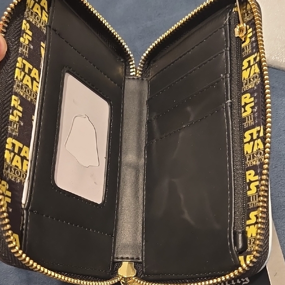 Loungefly Star Wars Wallet - Darth Vader - Picture 6 of 7